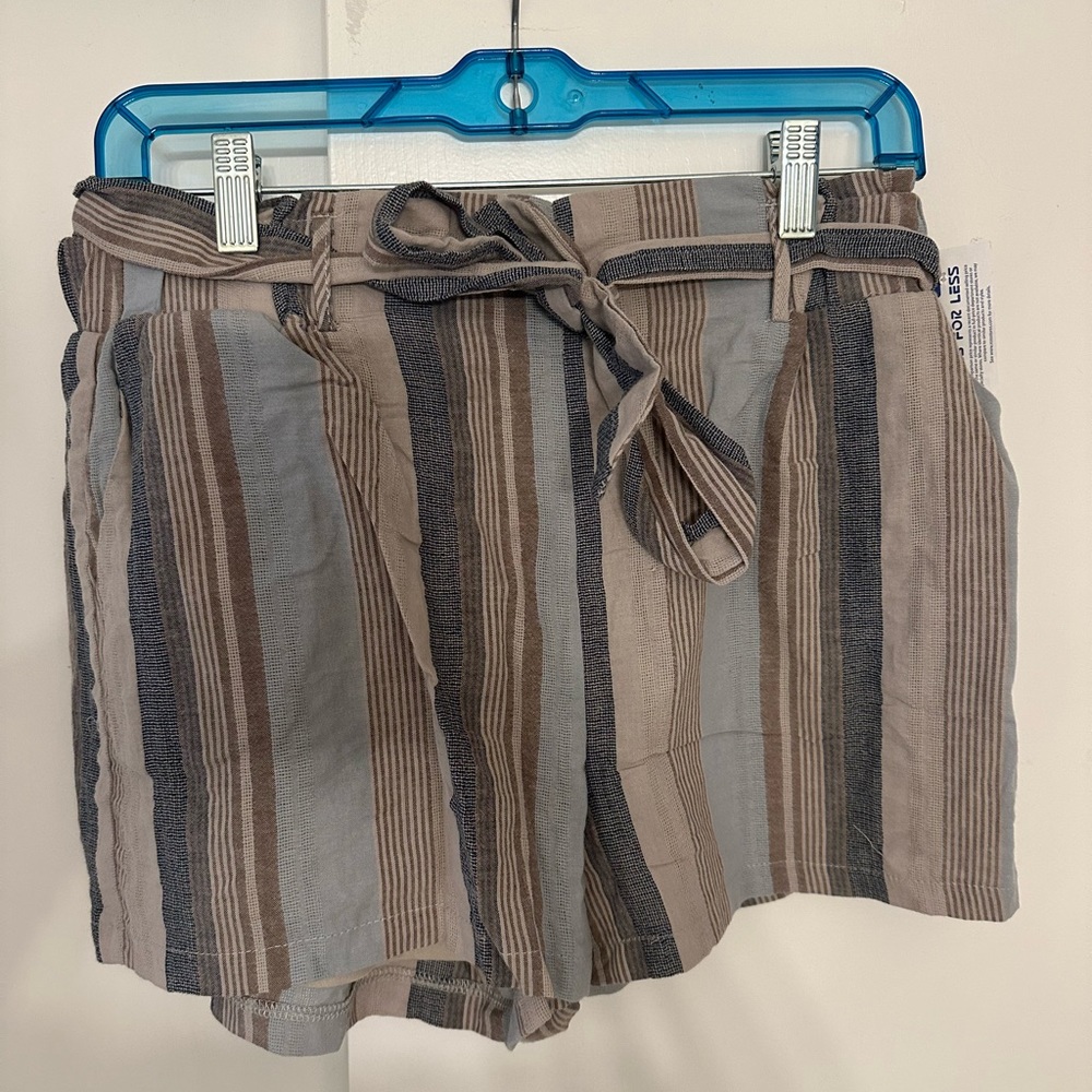 Stripped Shorts